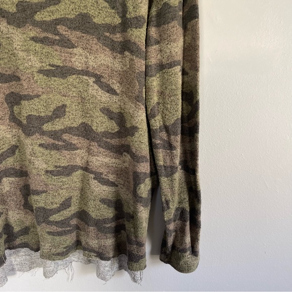 Aero soft & sexy plush top long sleeve camo print green sz L - Picture 3 of 8